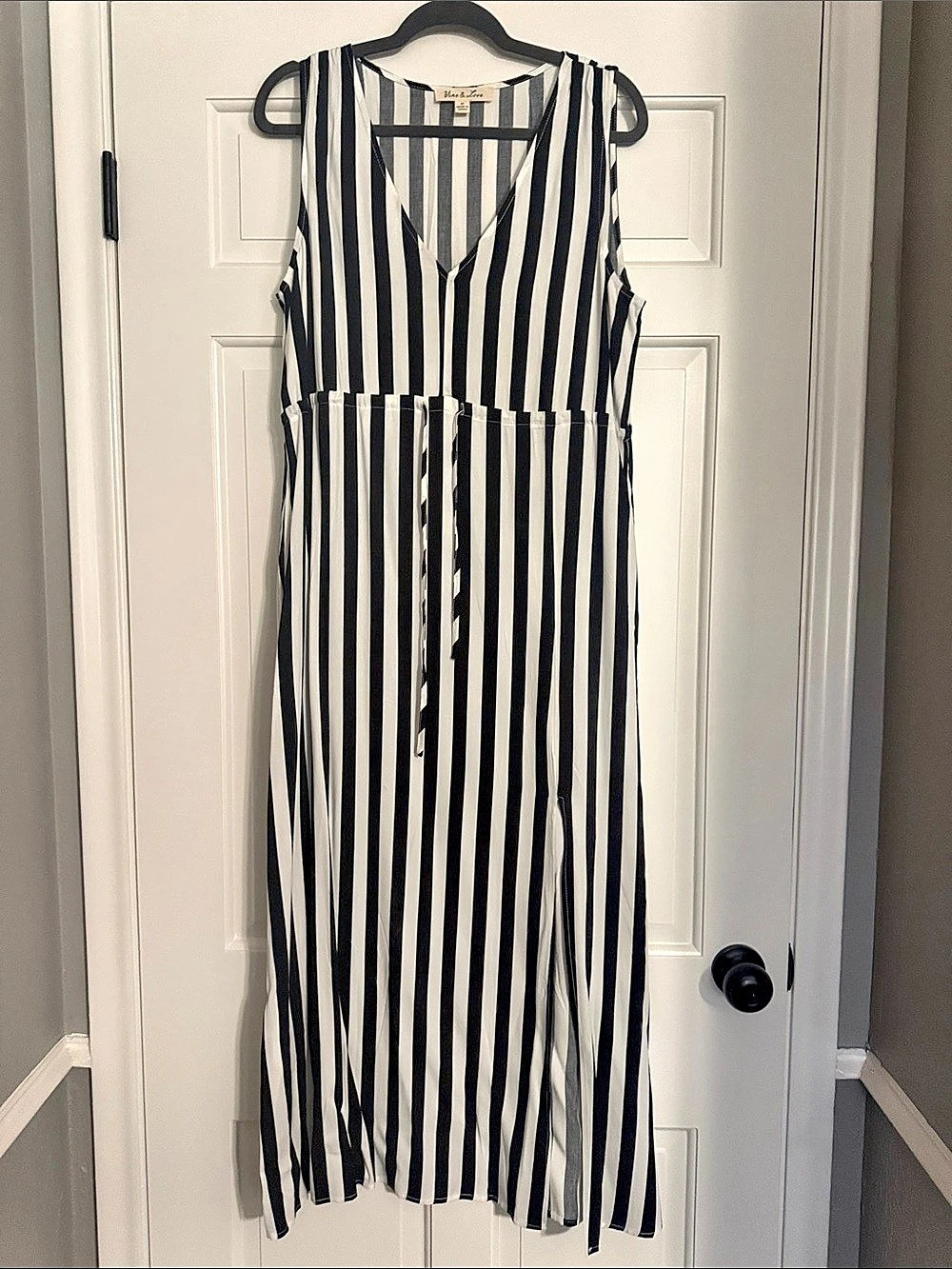 Vine & Love Striped Maxi Dress Black & White Size Medium